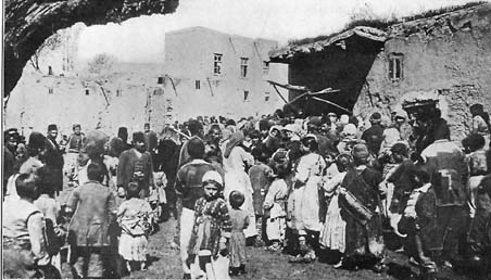 Refugees at Van crowding around a public oven
